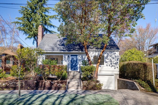 Photo - 808 W Armour St