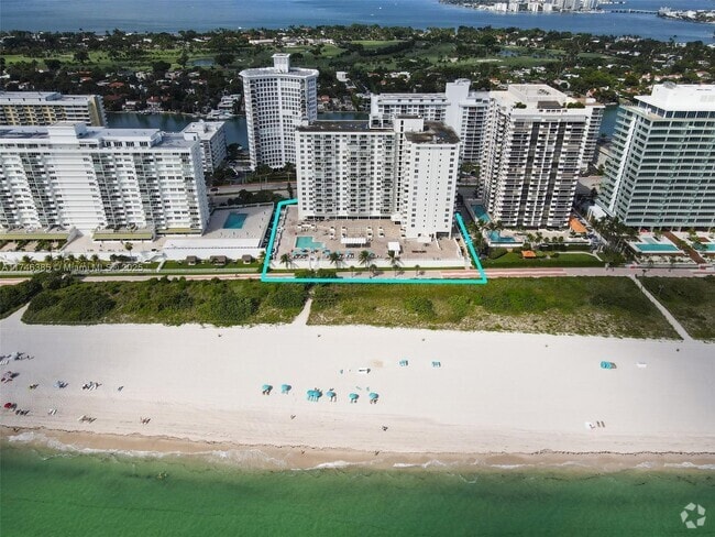 Building Photo - 5701 Collins Ave Unit 621 Rental
