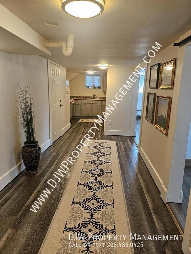 Photo - 506 5th Ave S