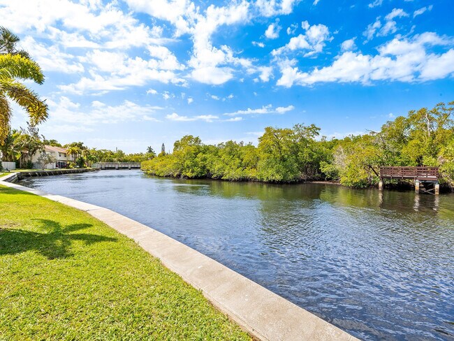 Photo - 1989 NE 15th Ave