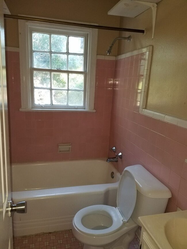 Photo - 3 bed 1 bath for rent
