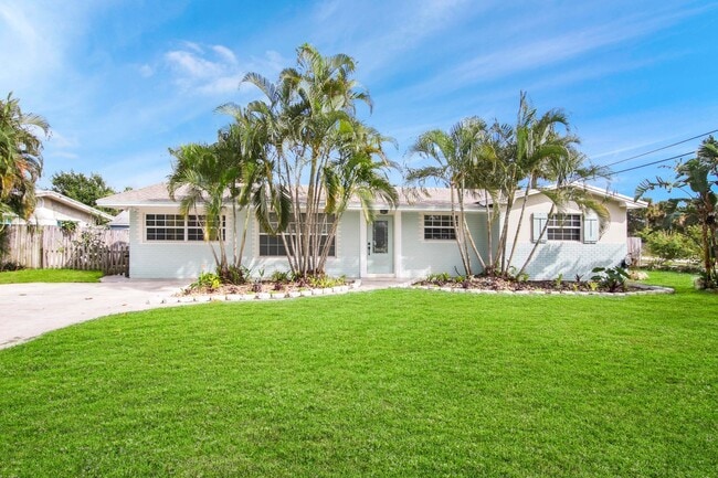 Building Photo - 19185 SE Homewood Ave