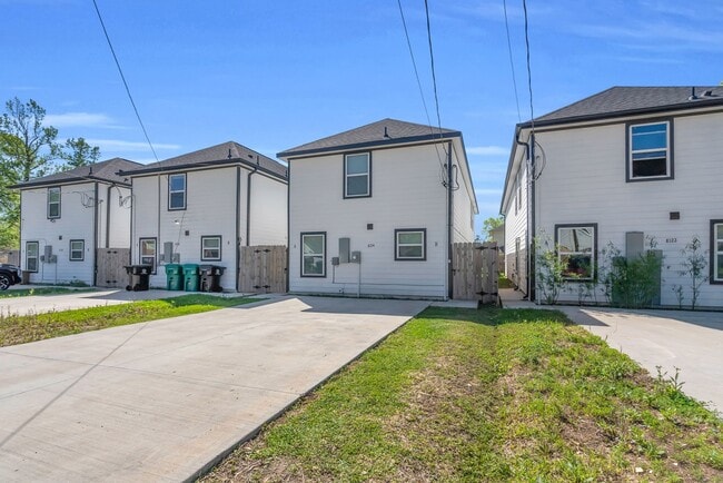 Photo - 8124 Sterlingshire St Unidad A