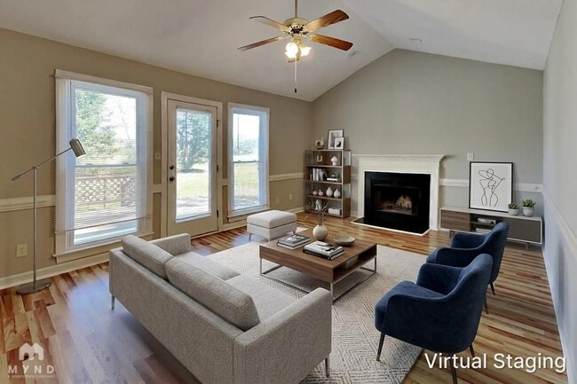 Photo - 3016 Lindsay Dr