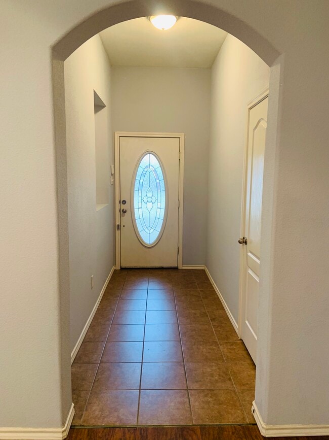 Photo - 1613 Makayla Ln