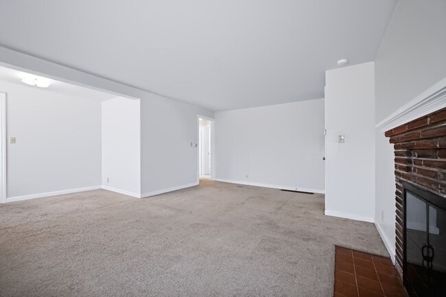 Photo - 2015 S Edmunds St