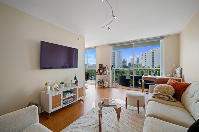 Photo - 1688 West Ave Unit 606