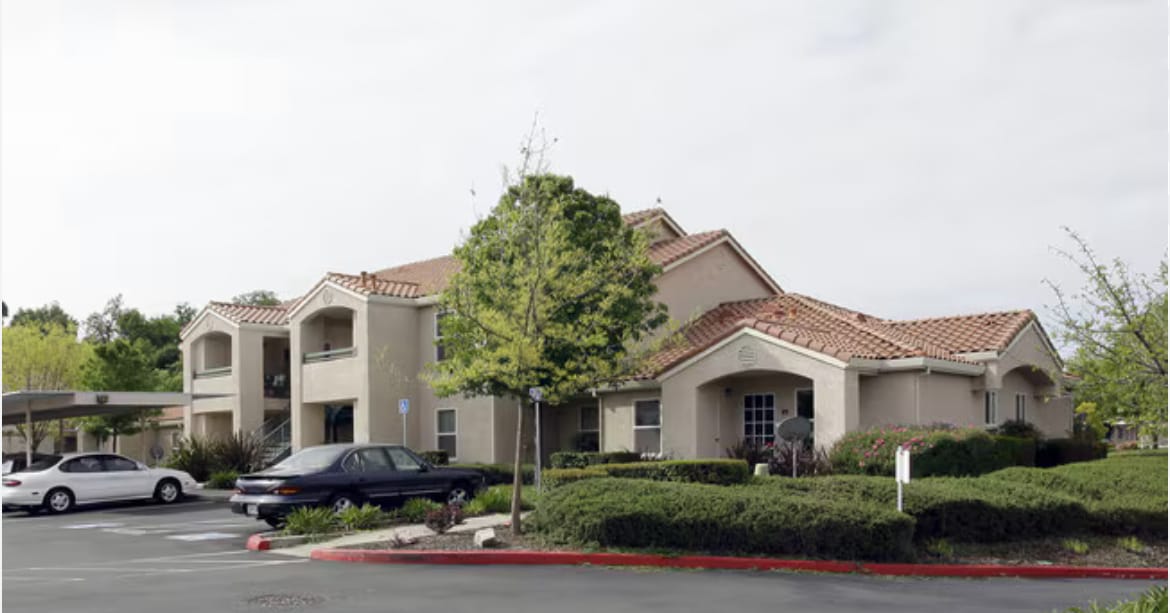 Photo - Stanford Court Senior Living Apartamentos