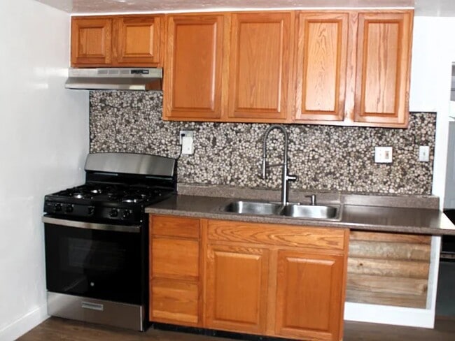 Photo - 919 Third St