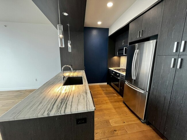 Photo - 1321 Seneca St Unit 2105