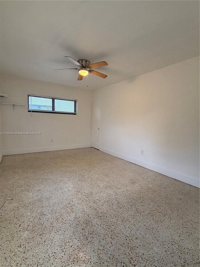 Photo - 600 SW 10th St Unidad 2