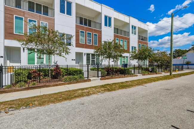 Photo - 3 Bedroom, 3.5 Bath Townhouse Minutes From... Unidad 4