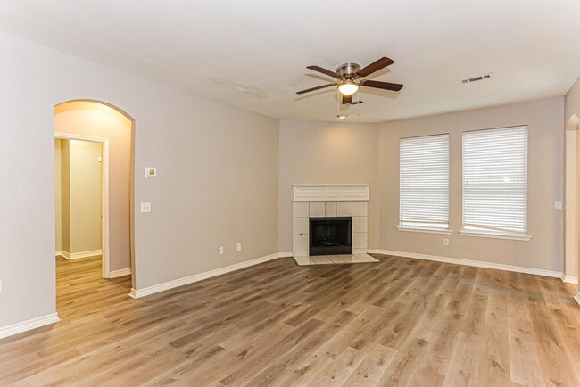 Photo - 1630 Redwood Dr