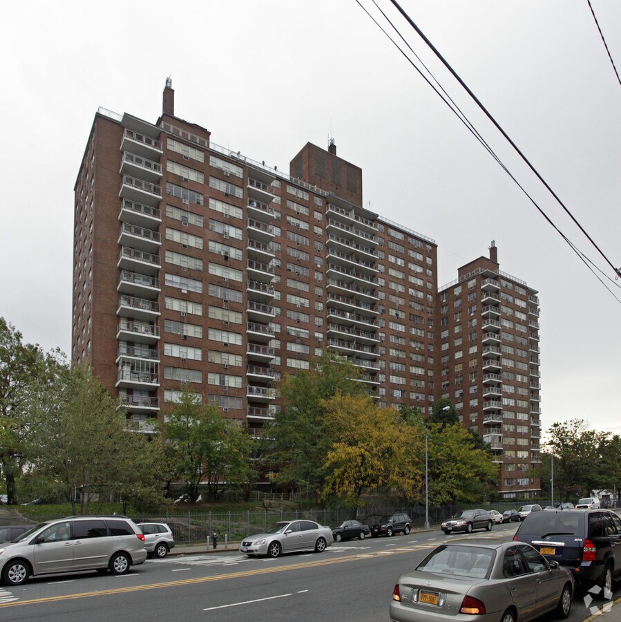 Photo - Bronx Park East