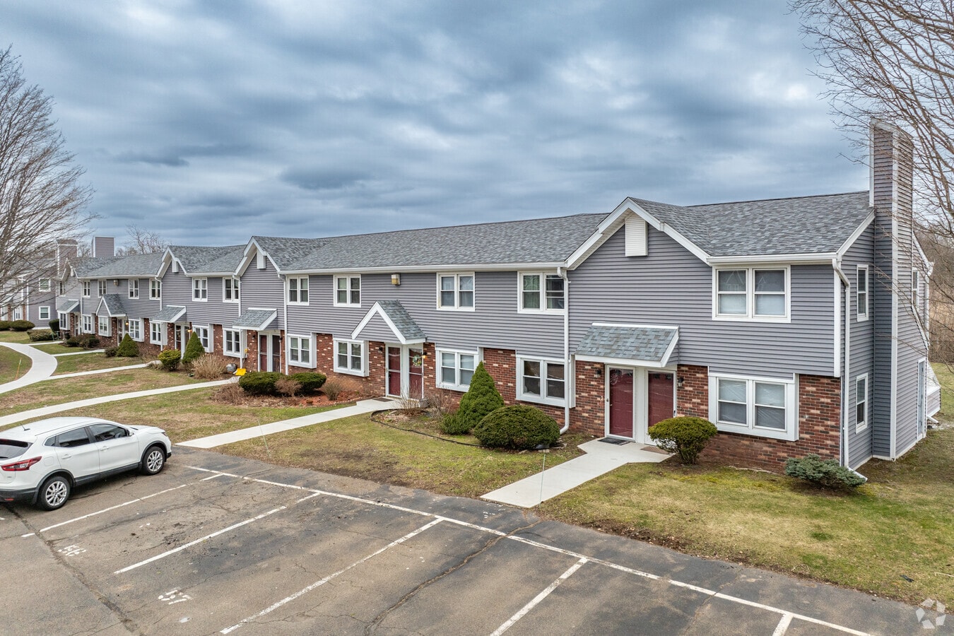 211 E Main St, Branford, CT 06405 - Riverview Crossing Condominiums