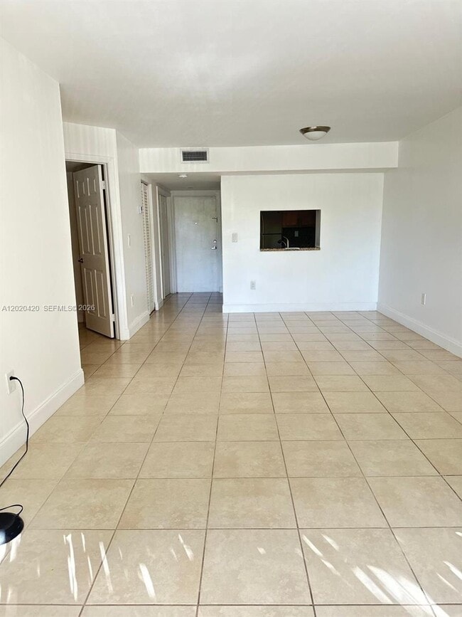 Building Photo - 8275 SW 152nd Ave Unit D-302