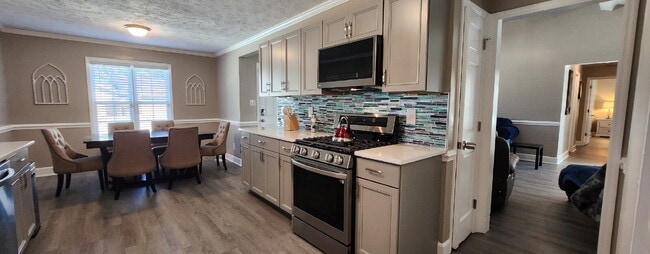 Photo - 258 Kenwood Dr