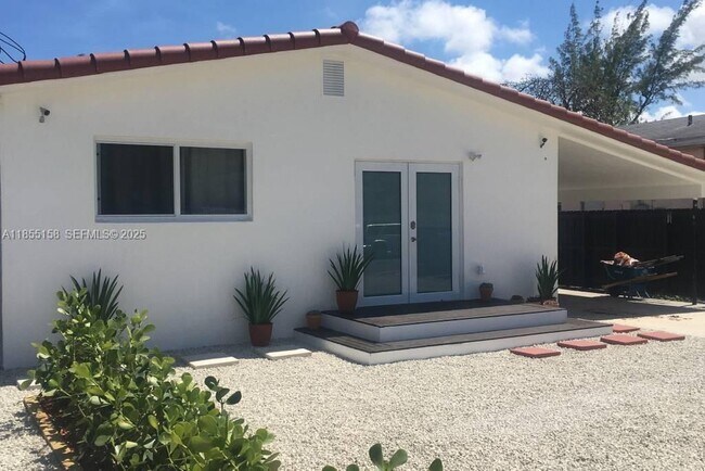 Photo - 350 NW 50th St