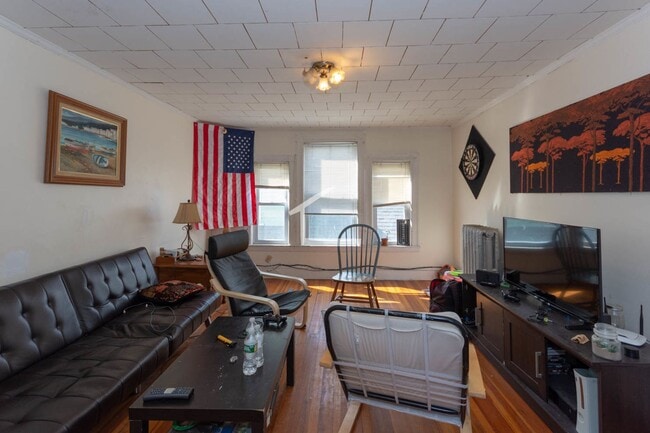 Photo - Large 3 bed in Allston