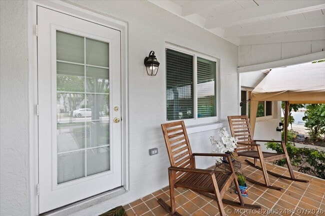 305 NE 14th Ave