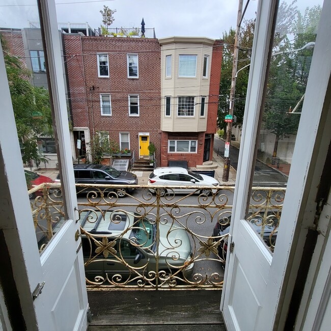 Building Photo - 761 S 7th St Unit 2