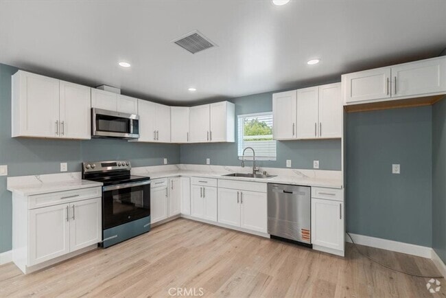 Building Photo - 13027 Herrick Ave Unit 13027 Rental