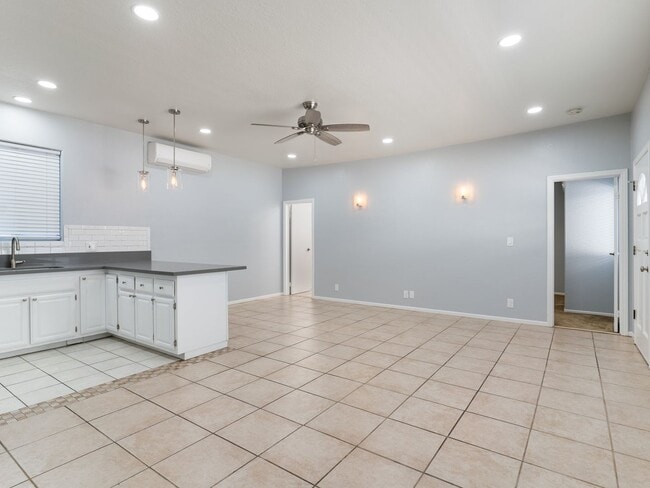 Photo - 1116-1122 E 1st Street