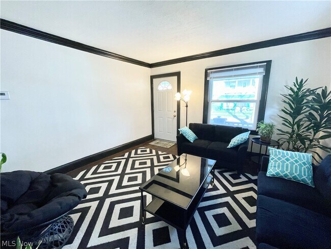 Photo - 4032 E 142nd St