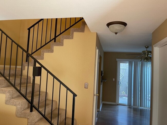 Photo - Beautiful 2 bedroom 1.5 Bathroom with atta...