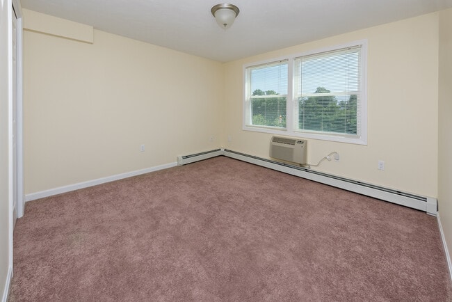 Photo - Four Seasons South