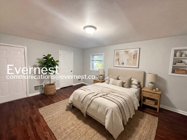 Photo - 605 71st St S