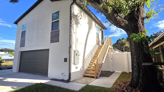 Building Photo - 925 13th Ave S Unit 925