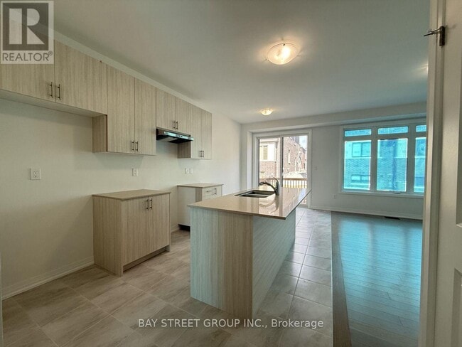 Photo - 1034 Valhalla Ter