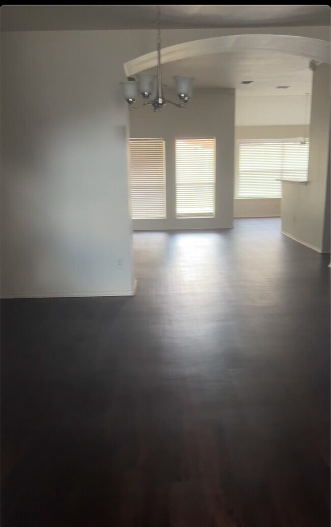 Photo - 403 Victory Ln