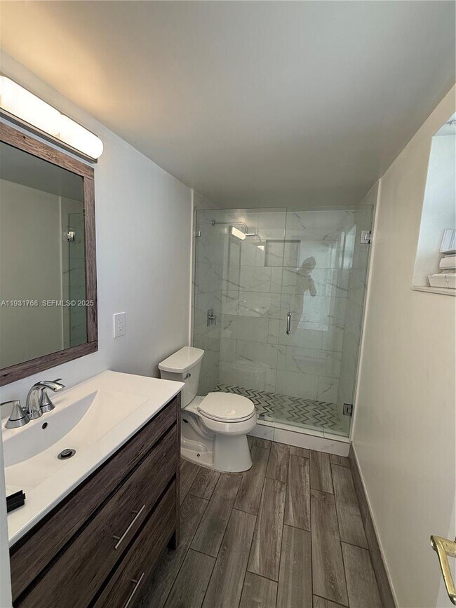 Photo - 2041 NW 35th St Unit B