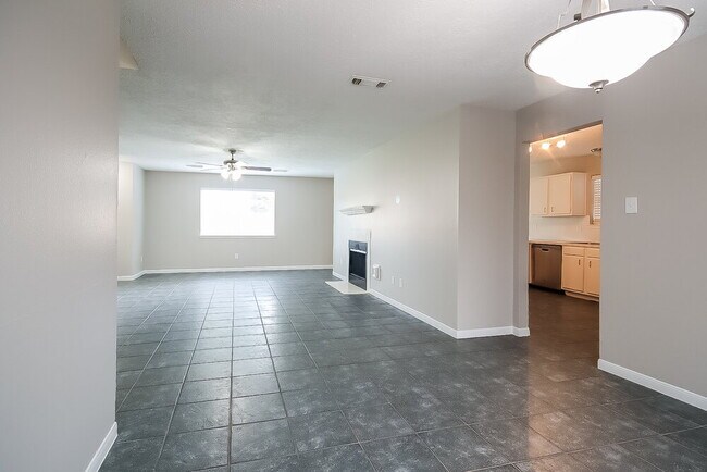 Photo - 28710 Sedgefield St