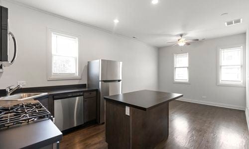 Building Photo - 3124 N California Ave Rental
