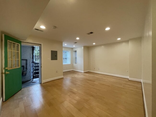 Photo - 609 Q St NW