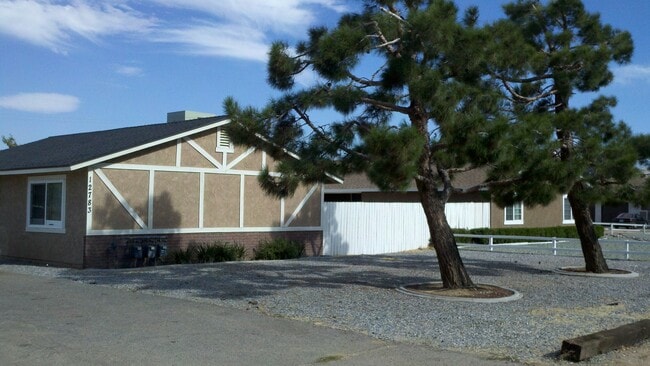 Building Photo - 12783 Kiowa Rd Unit 1