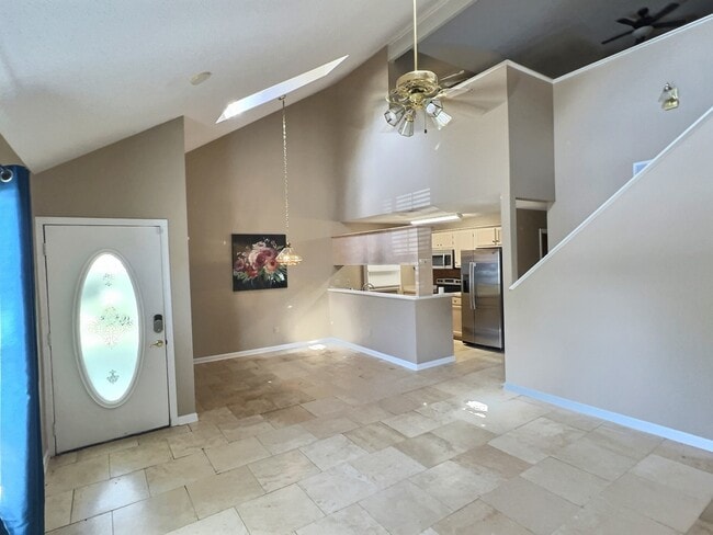 Photo - 390 Bertucci Blvd