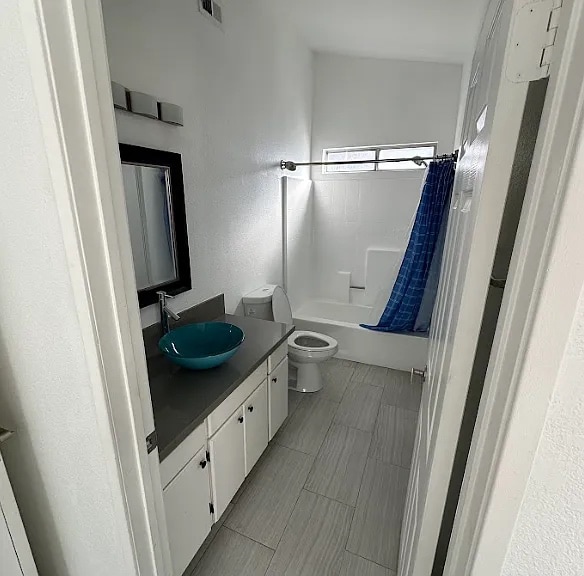 Photo - 4732 Katrina Pl