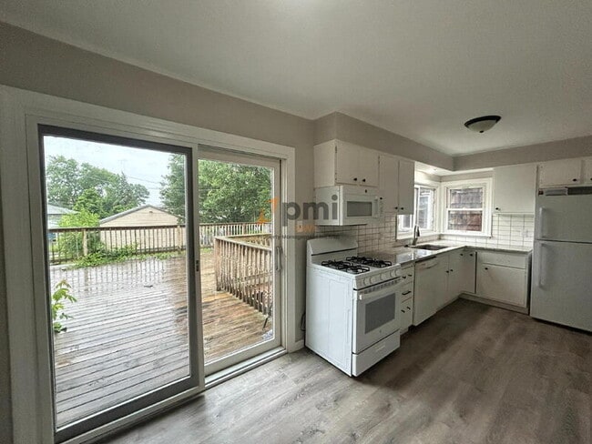 Photo - 616 Burton Ct
