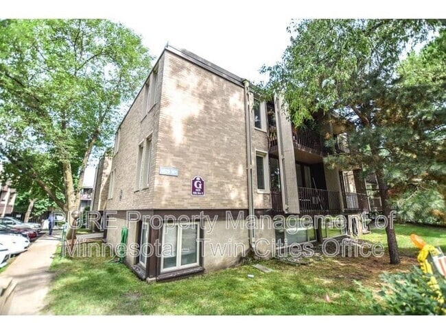 Building Photo - 4029 14th Ave S Unit 12G Rental
