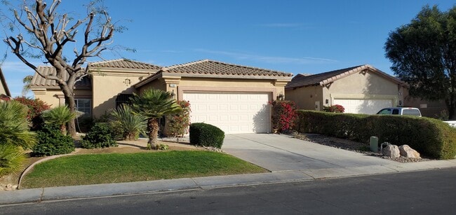 Photo - 716 Summit Dr