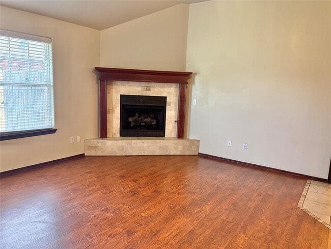 Photo - 15105 Kyle Dr