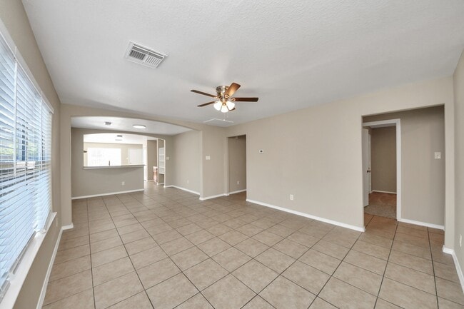 Photo - 826 Bandon Ln