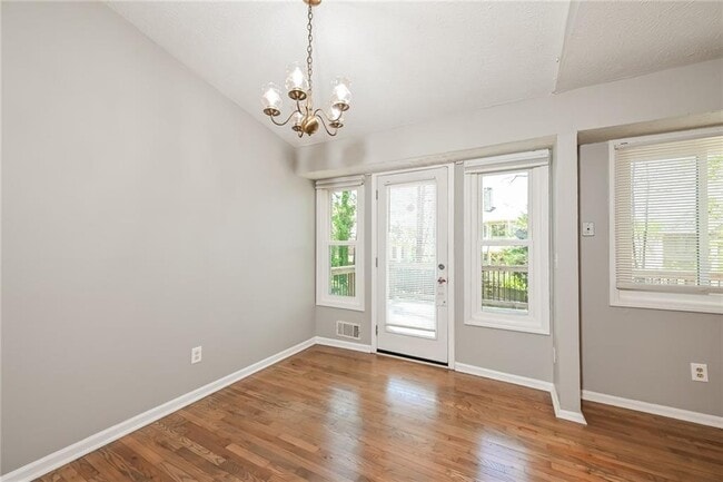 Photo - 3039 Jonathan Ct SW