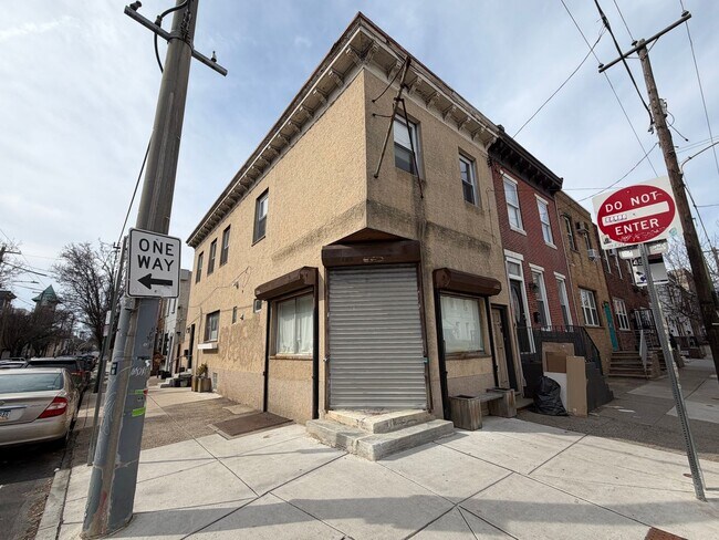 Building Photo - 1548 S 12th St Unit 2