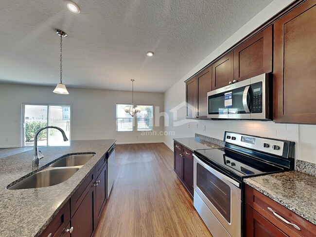 Photo - 221 W Jayce Wy