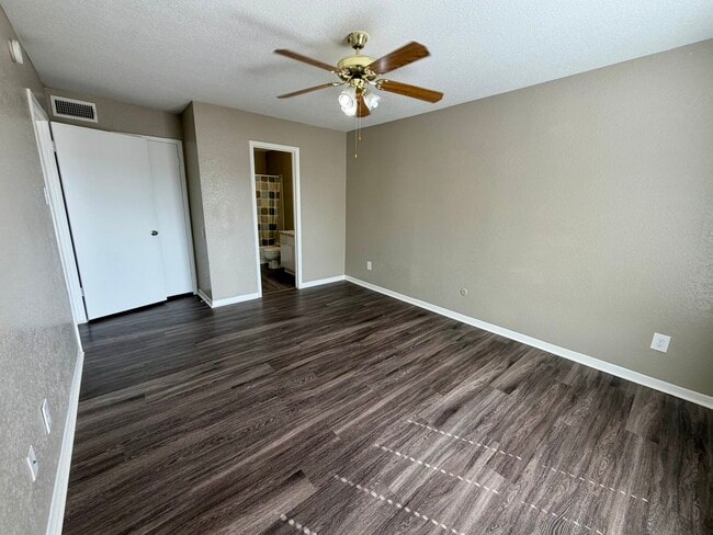 Photo - 9350 Country Creek St Unit 31